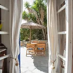 Sunrock - Gerani Apartahotel Naxos City
